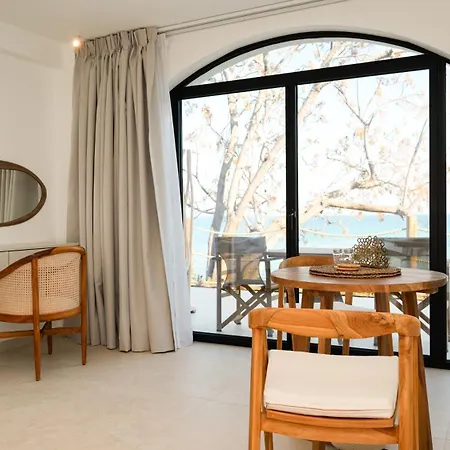 Ξενοδοχείο με διαμερίσματα Sirena Bay House And Luxury Πρωταράς