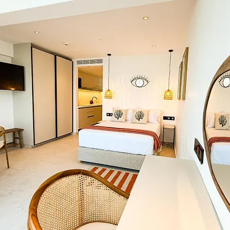 Ξενοδοχείο με διαμερίσματα Sirena Bay House And Luxury Πρωταράς