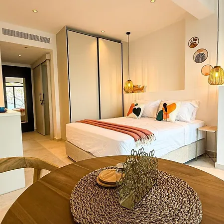 Lejlighedshotel Sirena Bay House And Luxury